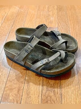 Birkenstock Women’s 39 8-8.5 Mayari Oiled Leather Sandals Toe Loop Regular/Wide